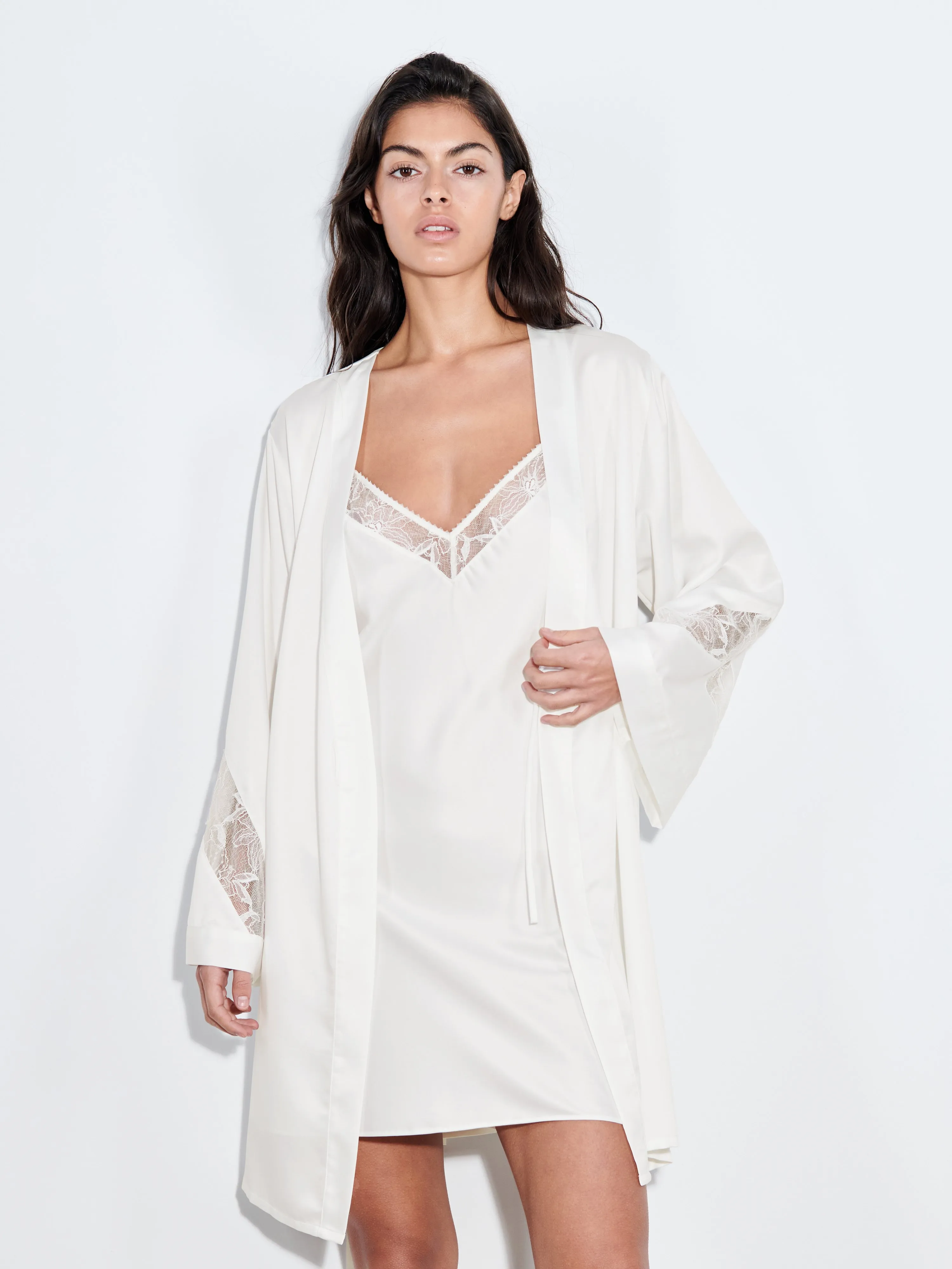  CHANTELLE   ORCHIDS - Kimono avec dentelle de leavers | Beige