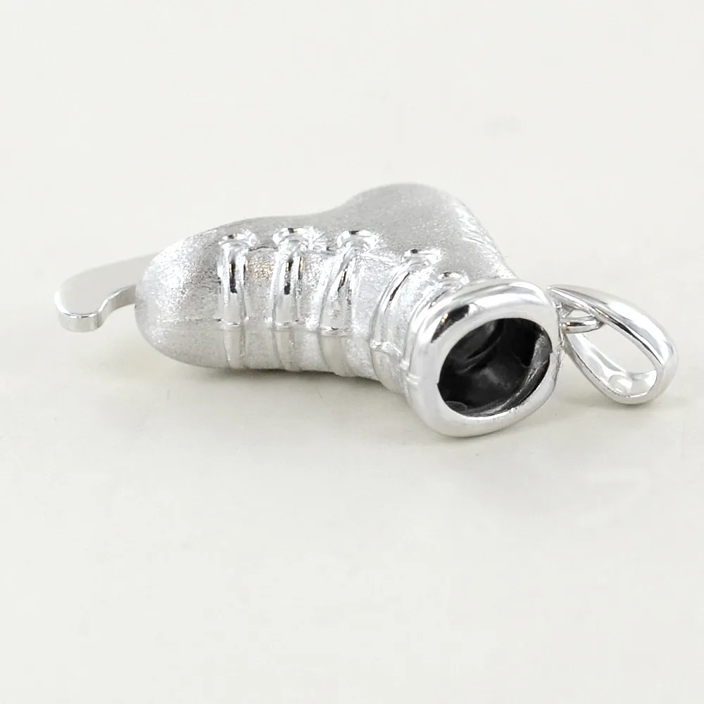 Ciondolo Pattino da pattinaggio su ghiaccio in oro bianco con collana