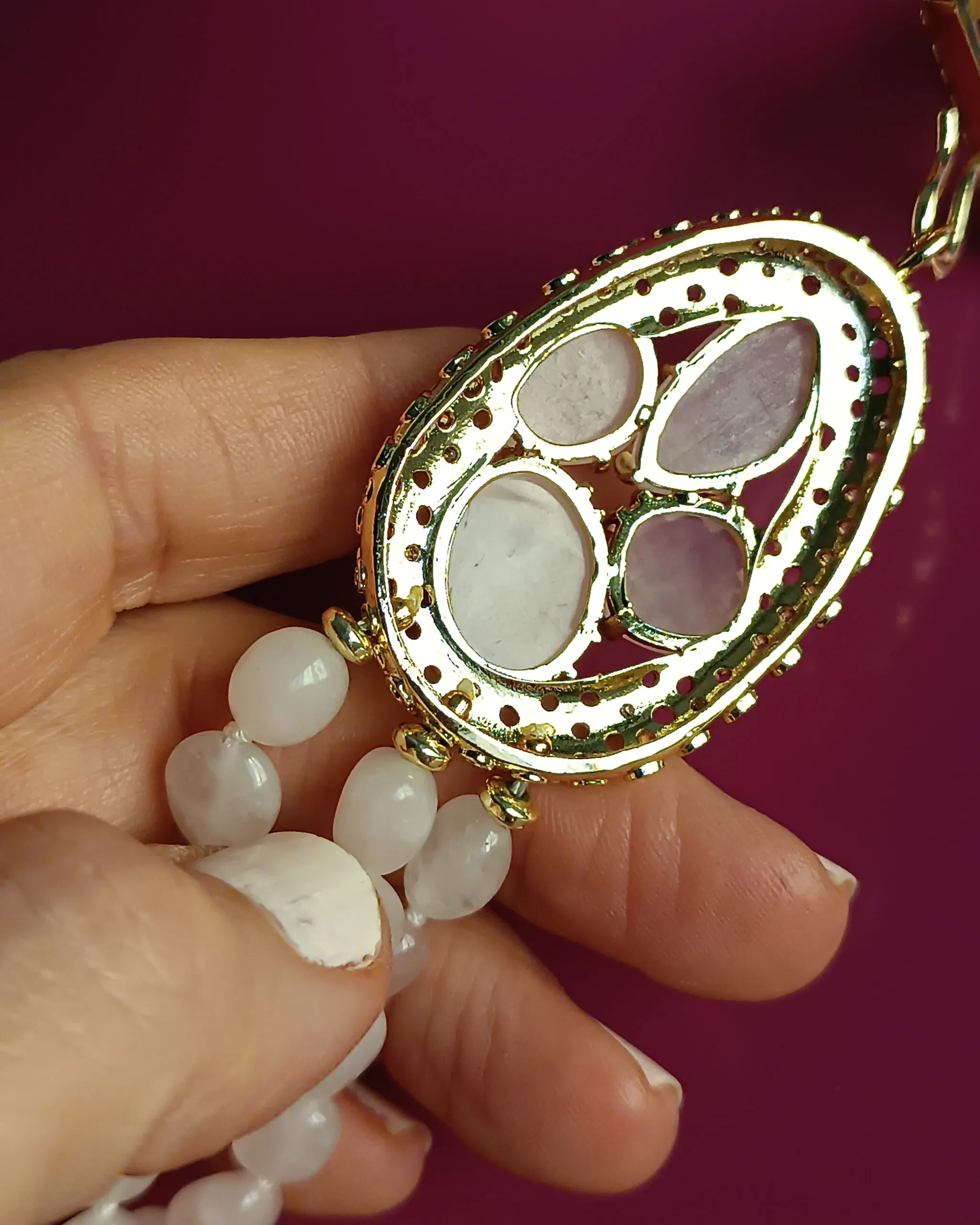 Collana a Tre Fili con Quarzo Rosa e Chiusura Gioiello