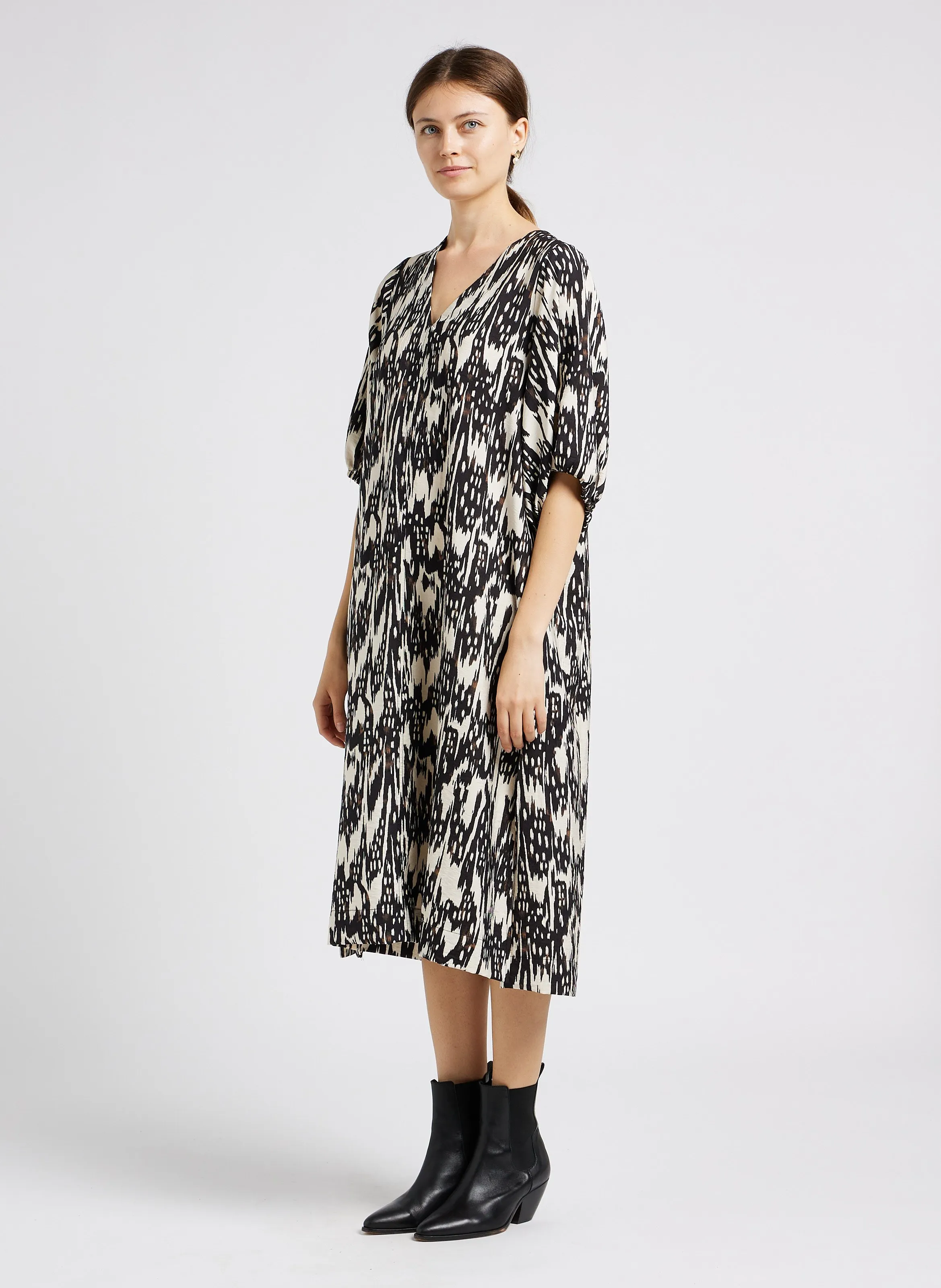  OBJECT   FANJA - Abito ampio con scollo a V | Beige
