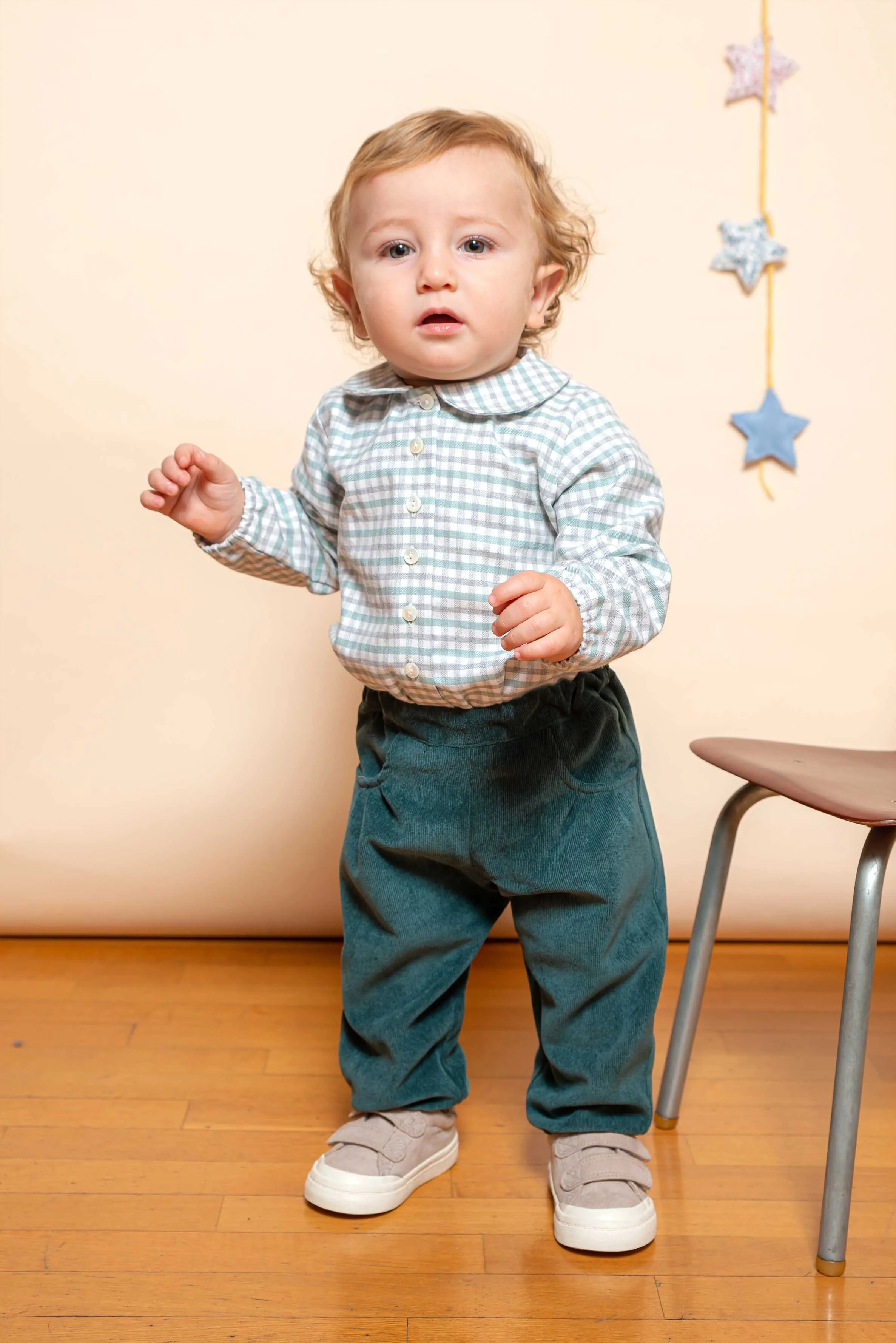 Pantaloni con taschine in velluto verde